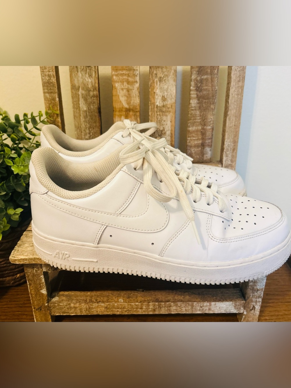 Nike Air Force 1 Low '07 Triple White Retro Classic CW2288-111 Mens Size 7.5